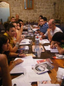 اللقاء الأول في ورشة الكتابة المسرحية في "اللاز" في عكا